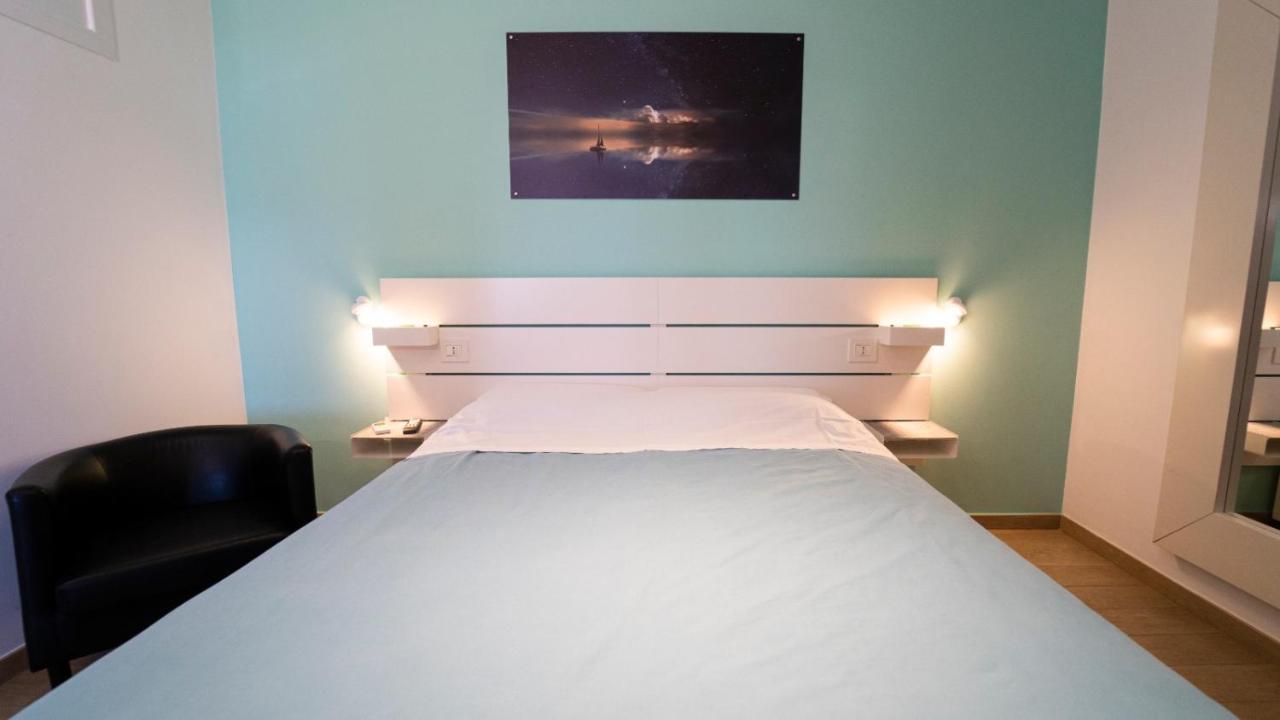 La Palma Del Sol Bed & Breakfast Барлета Екстериор снимка